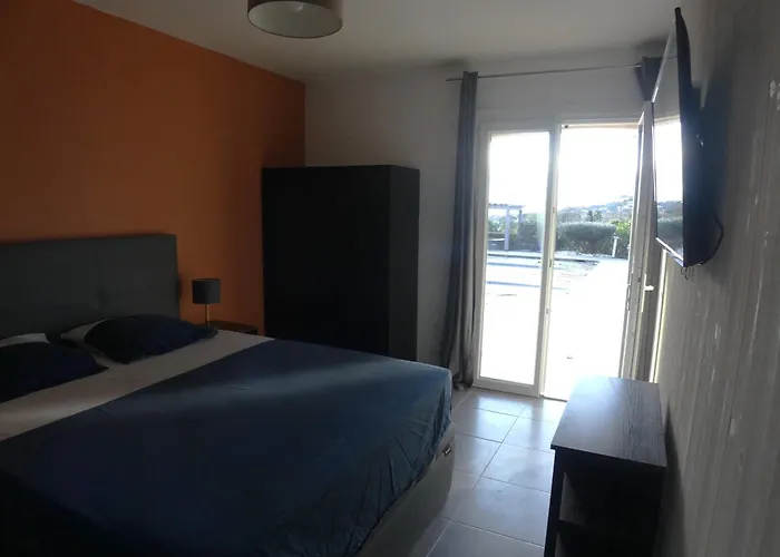 招待所 La Calanque Du Boucharel 4*